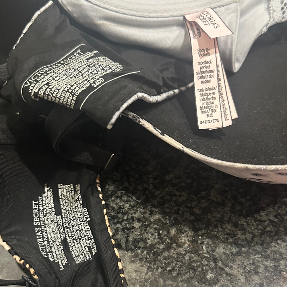 Victoria's Secret Push Up Bras - Picture 4 of 5